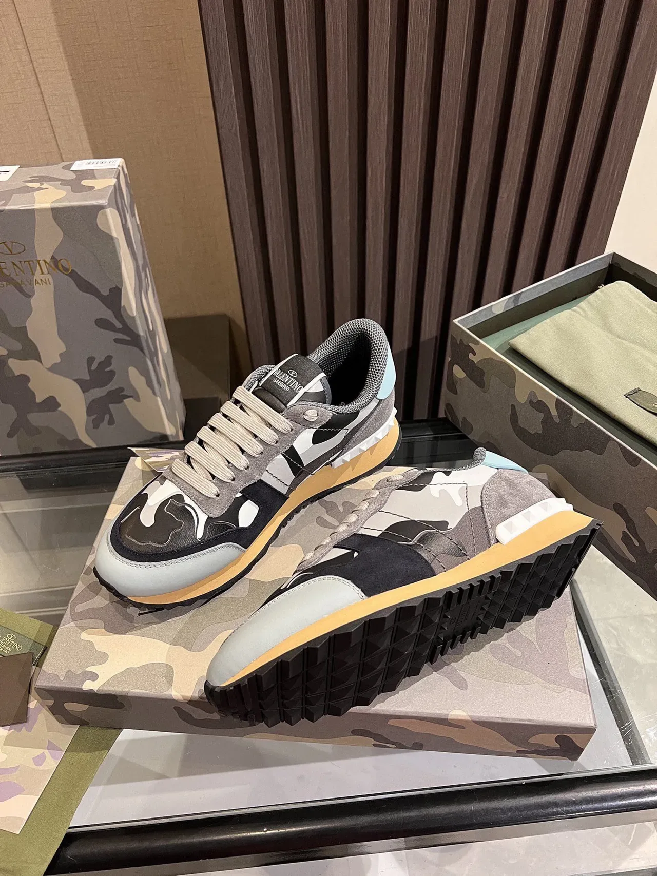 Valentino Garavani Camouflage-Print Low-Top Lifestyle Sneakers 9
