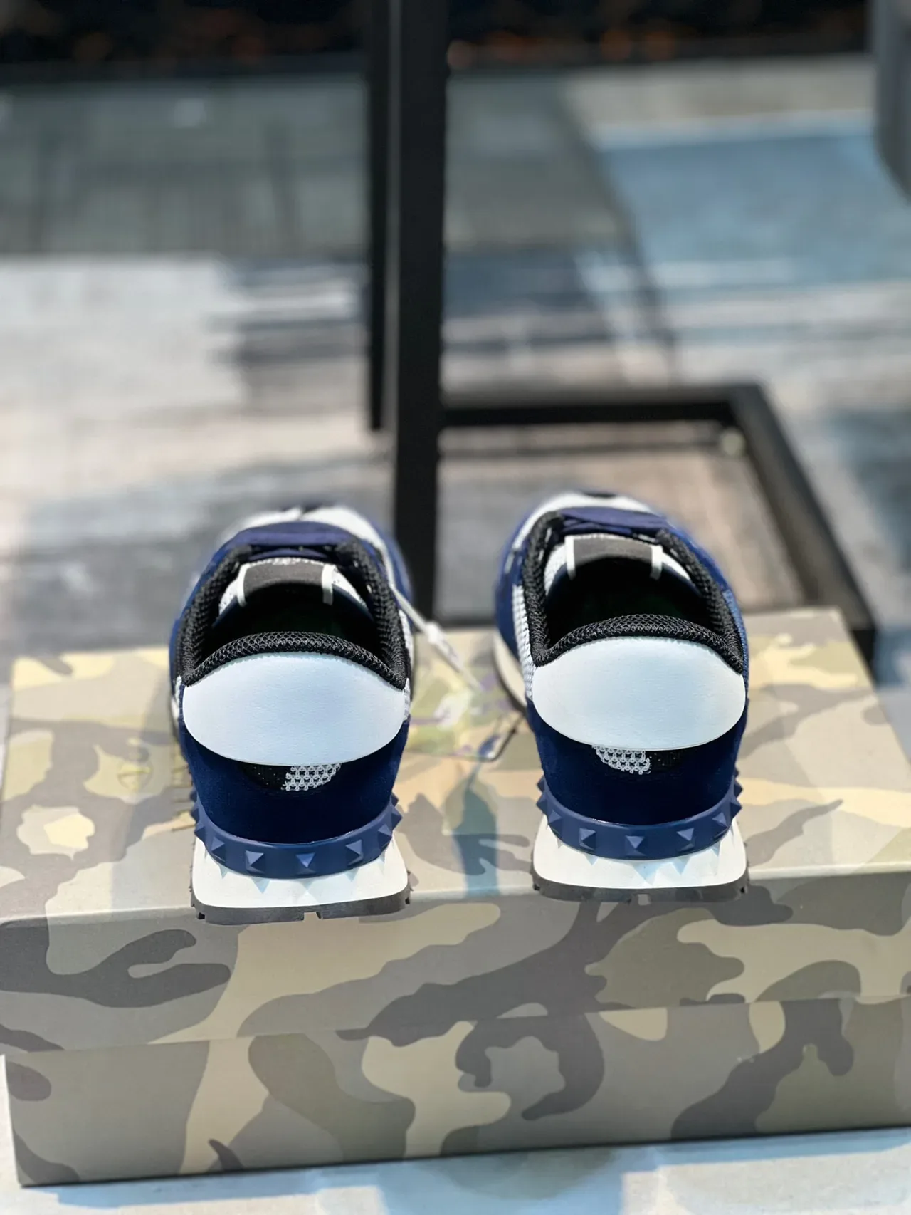 فالنتينو Navy White أحذية رياضية نمط حياة أعلى شبكية وألواح سويدي مواد مختلطة 2