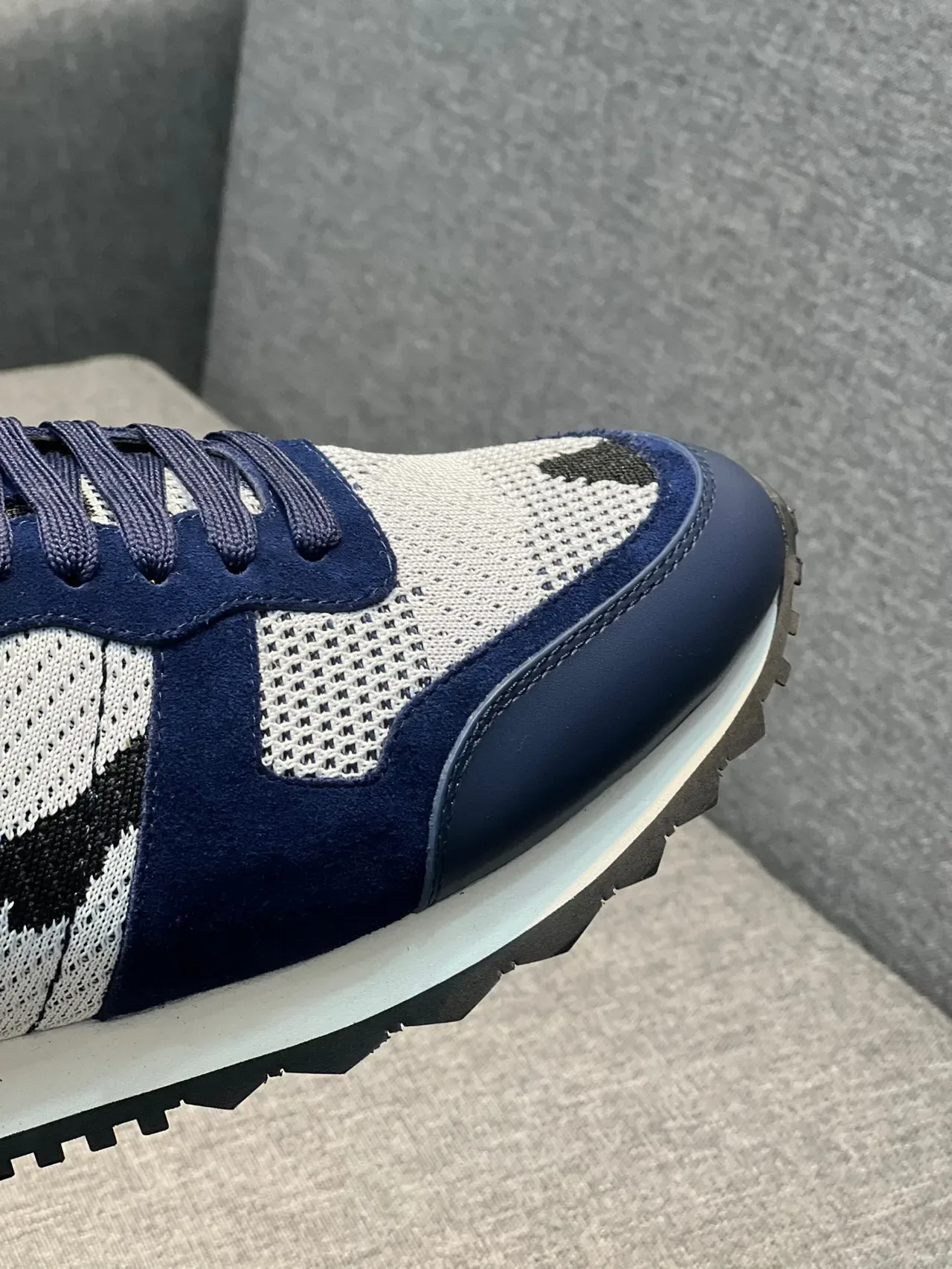 فالنتينو Navy White أحذية رياضية نمط حياة أعلى شبكية وألواح سويدي مواد مختلطة 3