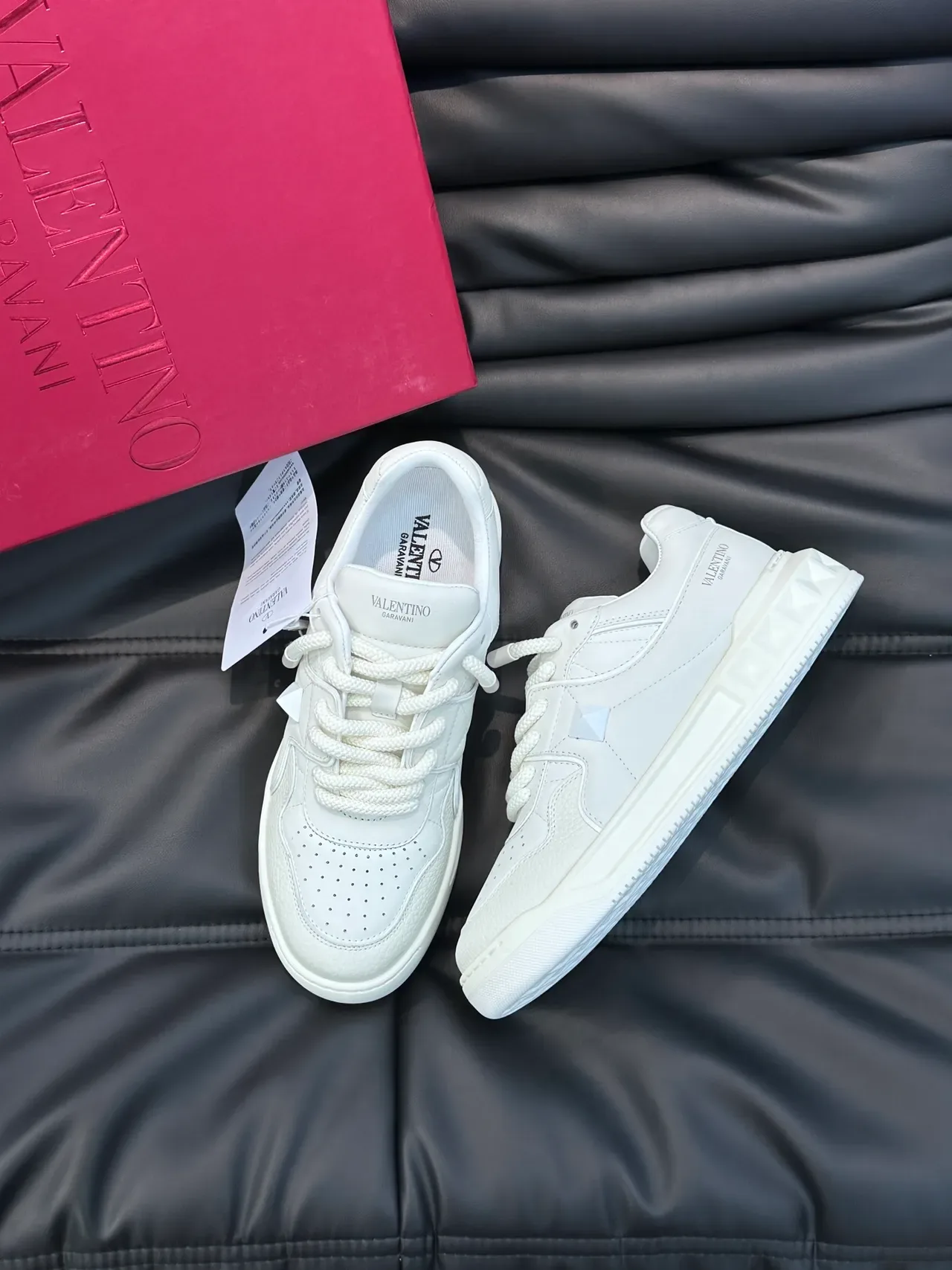 Valentino One Stud Sneakers Lifestyle Blancs en Cuir à Lacets en Corde 5
