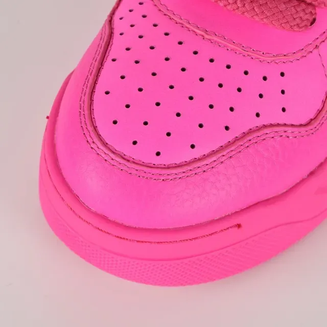 Valentino Sneakers lifestyle rose monocromatique avec détails de clous en pyramide 5