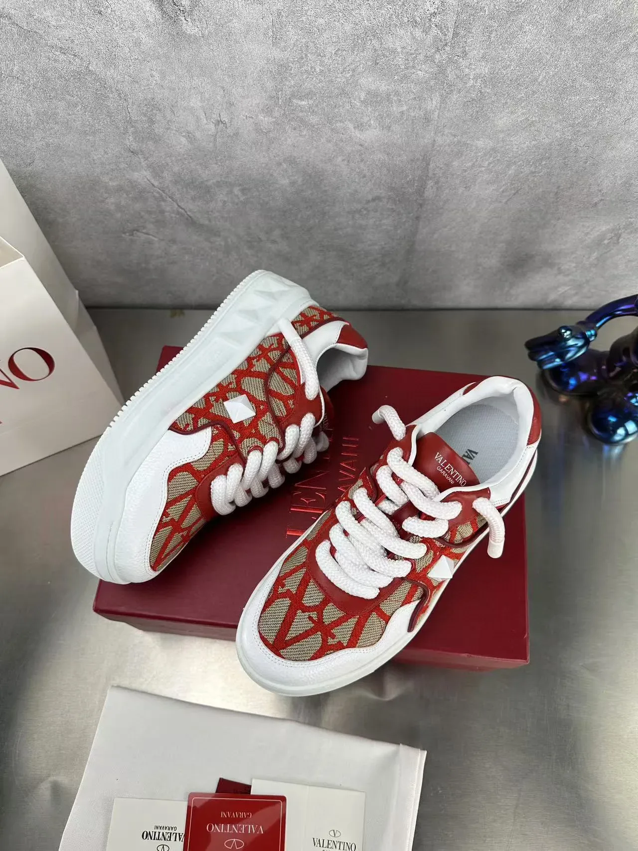 Valentino Vermelho Bege Impressão Geométrica Têxtil Parte Superior Sola Plataforma Branca Grossa Tênis Lifestyle 4