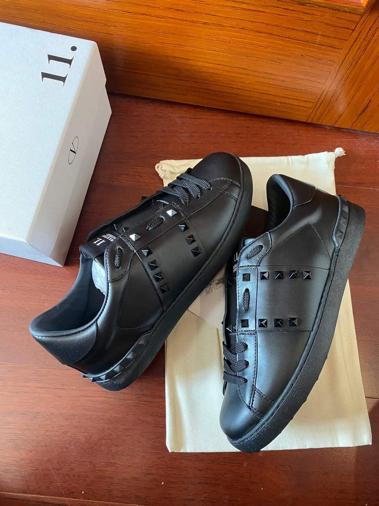 Valentino Rockstud Black Leather Pyramid Stud Lifestyle Sneakers 5