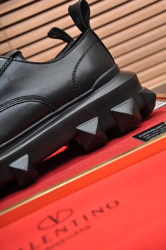 Valentino Rockstud Spike Noir Semelle plateforme semelle avec picots et semelle lug Chaussures Oxford 2