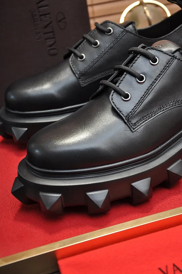 Valentino Rockstud Spike Noir Semelle plateforme semelle avec picots et semelle lug Chaussures Oxford 3