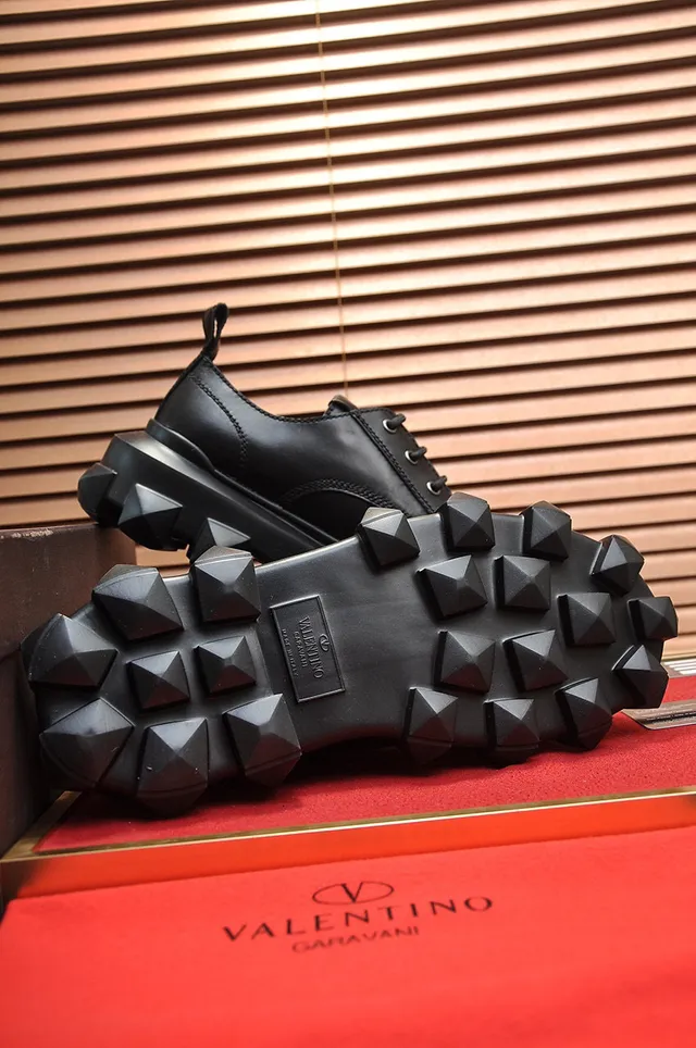 Valentino Rockstud Spike Noir Semelle plateforme semelle avec picots et semelle lug Chaussures Oxford 4