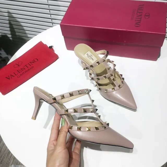 Valentino Rockstud Sandálias de salto alto em couro nude com tiras e rebites 3