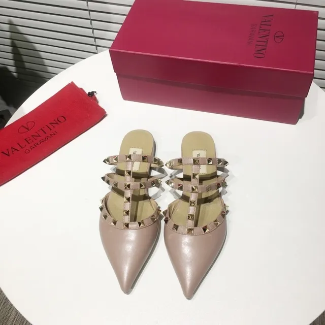 Valentino Rockstud Sandálias de salto alto em couro nude com tiras e rebites 6