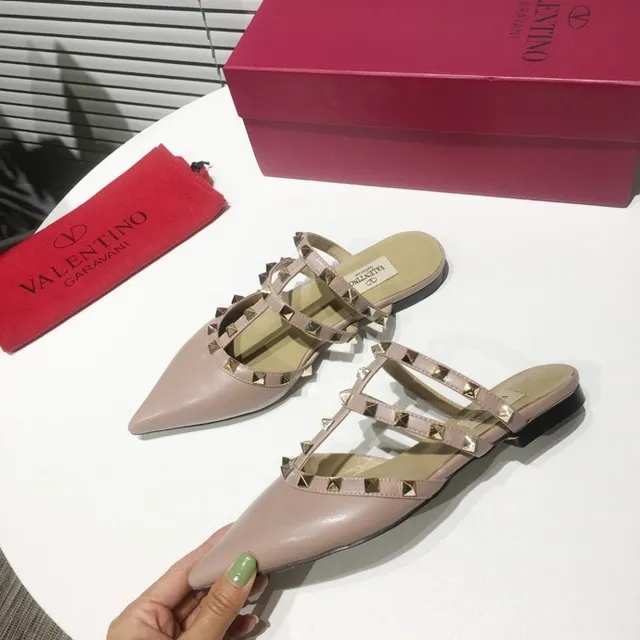 Valentino Rockstud Sandálias de salto alto em couro nude com tiras e rebites 7