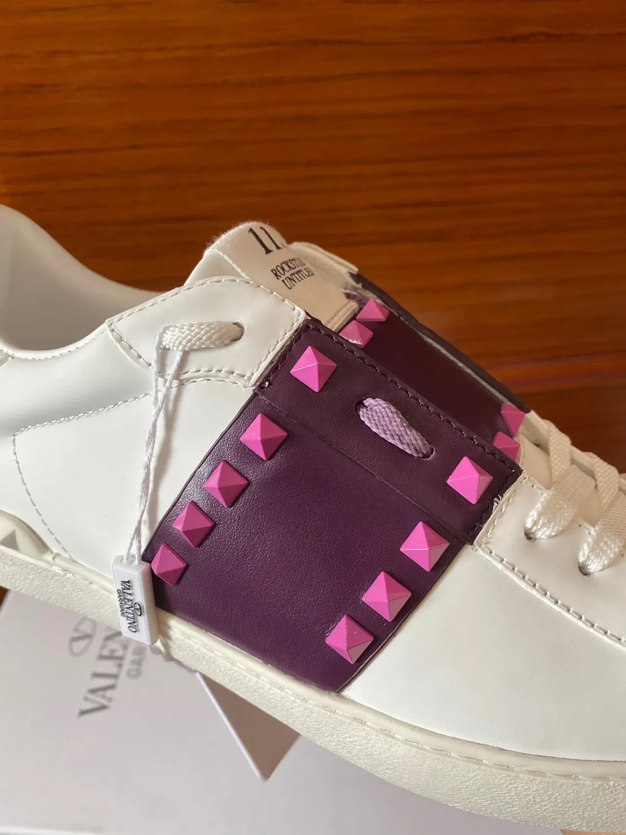 Valentino Rockstud Blanco Púrpura Rosa Pirámide Stud Lifestyle Sneakers 4