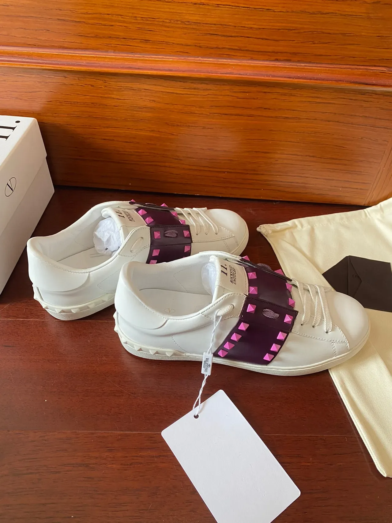 Valentino Rockstud Blanco Púrpura Rosa Pirámide Stud Lifestyle Sneakers 5