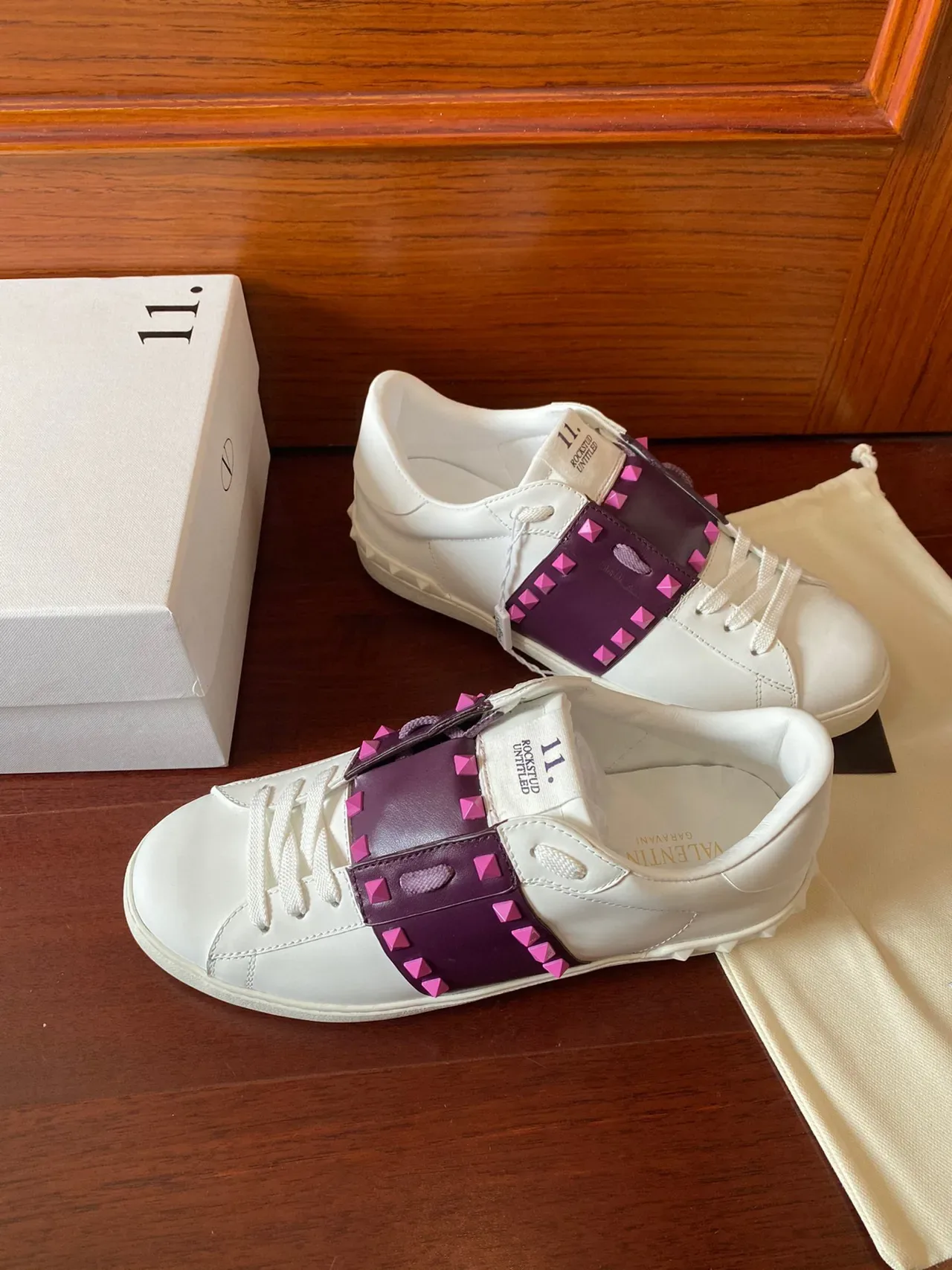 Valentino Rockstud Blanco Púrpura Rosa Pirámide Stud Lifestyle Sneakers 8