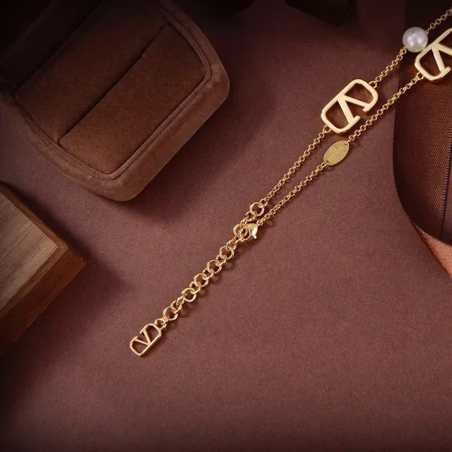 Collier Valentino VLogo Perles Chaîne Dorée Blanche 3