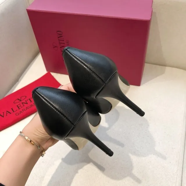 Valentino VLTN Black Leather Pointed-Toe Stiletto Pumps 8