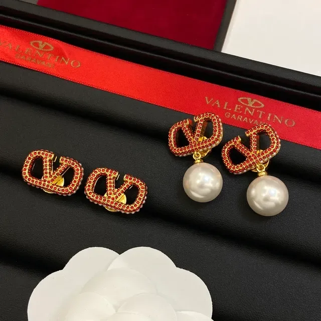 Valentino VLTN Collier Chaîne Or Rouge Motif Logo 7