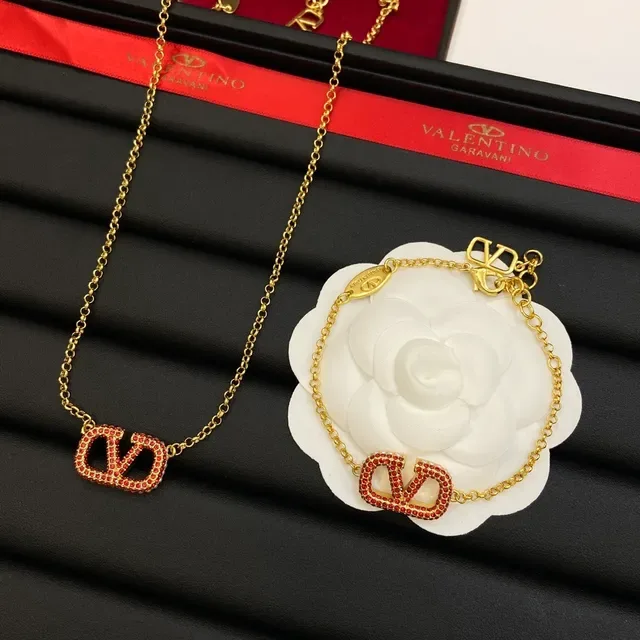 Valentino VLTN Collier Chaîne Or Rouge Motif Logo 8