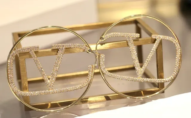 Valentino VLTN Boucles d'oreilles à aro Pavé Cristal Or 3