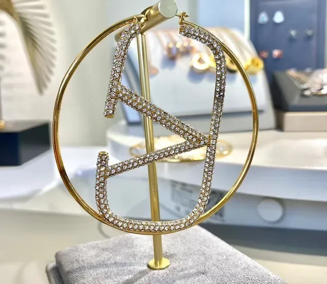 Valentino VLTN Boucles d'oreilles à aro Pavé Cristal Or 6