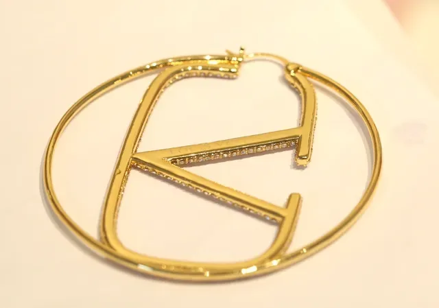 Valentino VLTN Boucles d'oreilles à aro Pavé Cristal Or 7