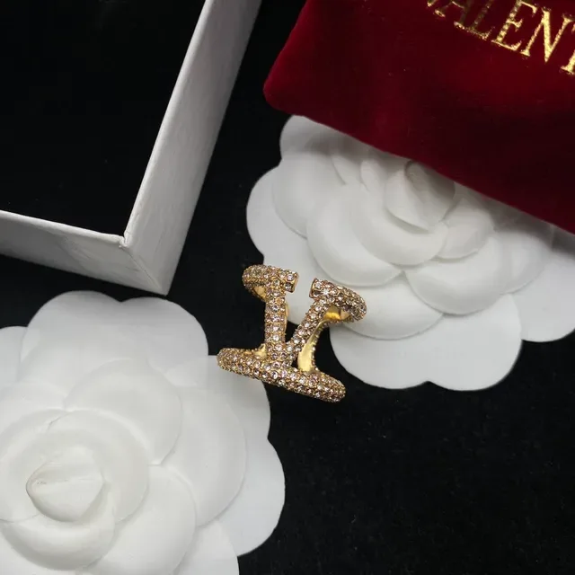 Valentino VLTN Bague Cristal Pavé Doré 3