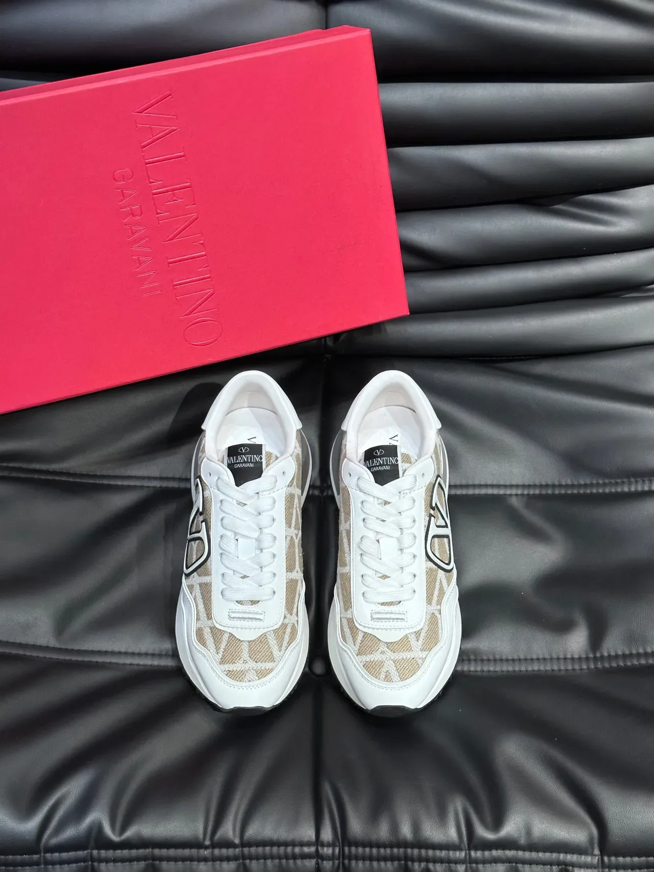 Valentino VLTN Runner Beige et Blanc Lifestyle Sneakers 2