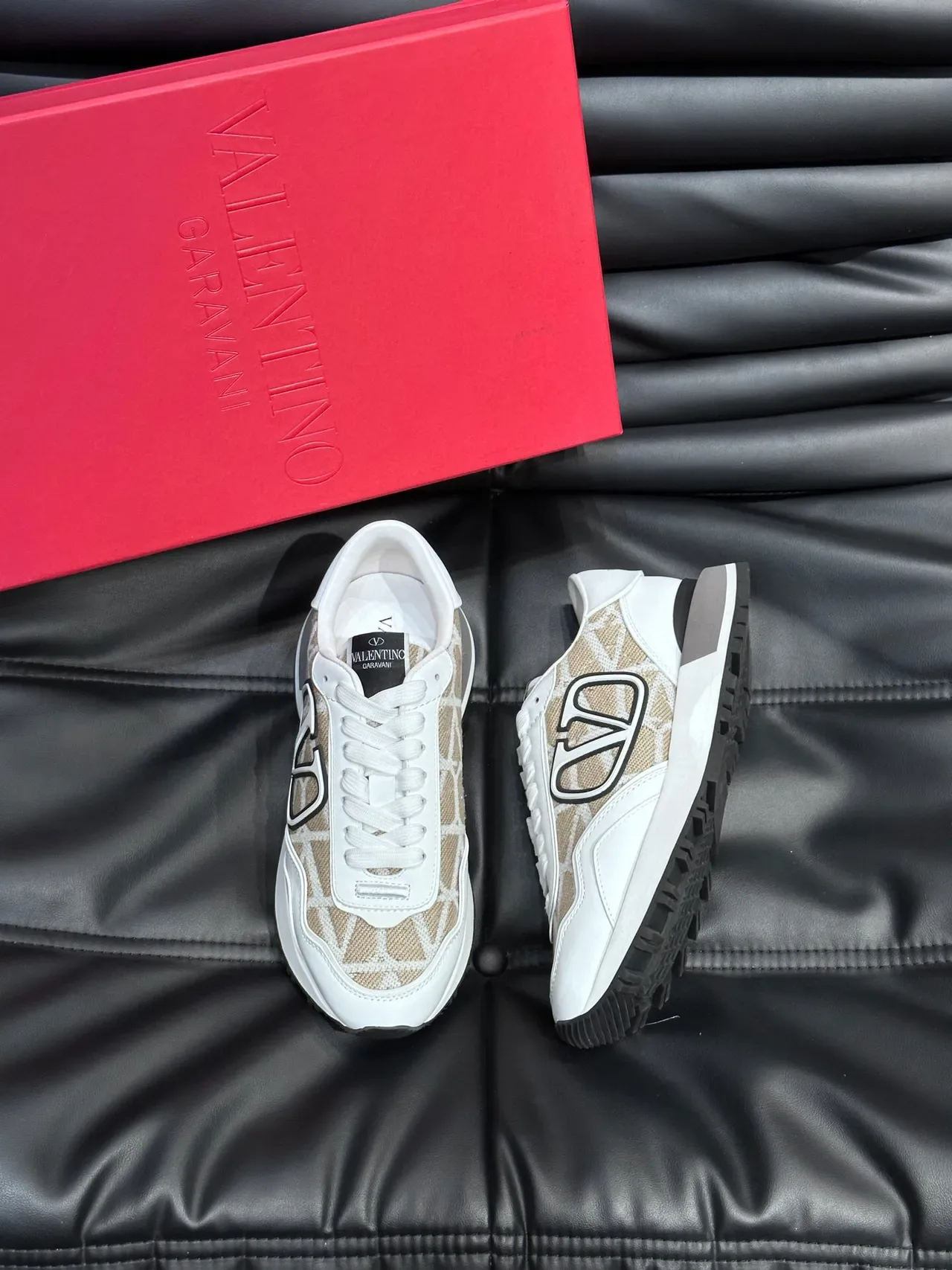 Valentino VLTN Runner Beige et Blanc Lifestyle Sneakers 3