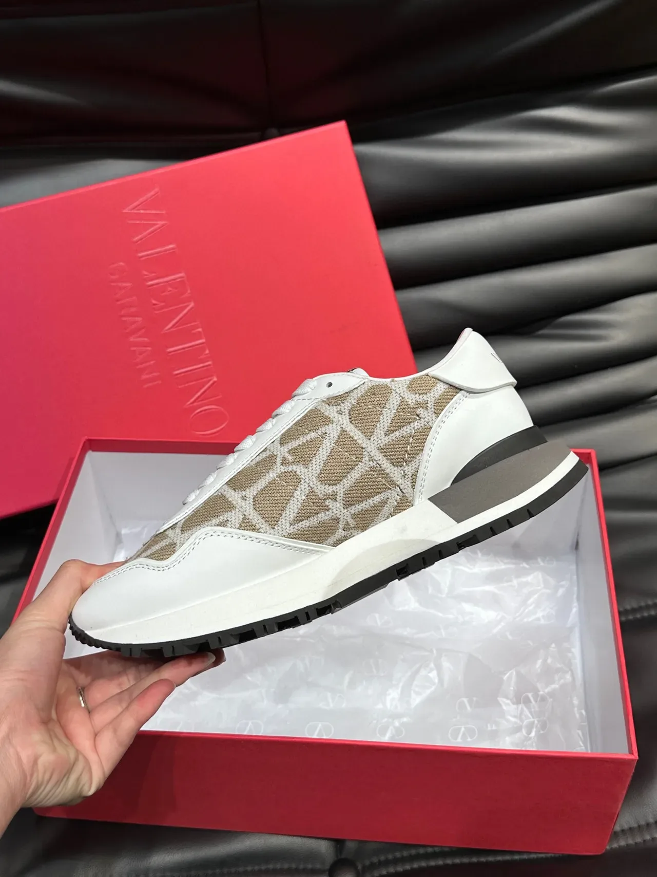Valentino VLTN Runner Beige et Blanc Lifestyle Sneakers 6