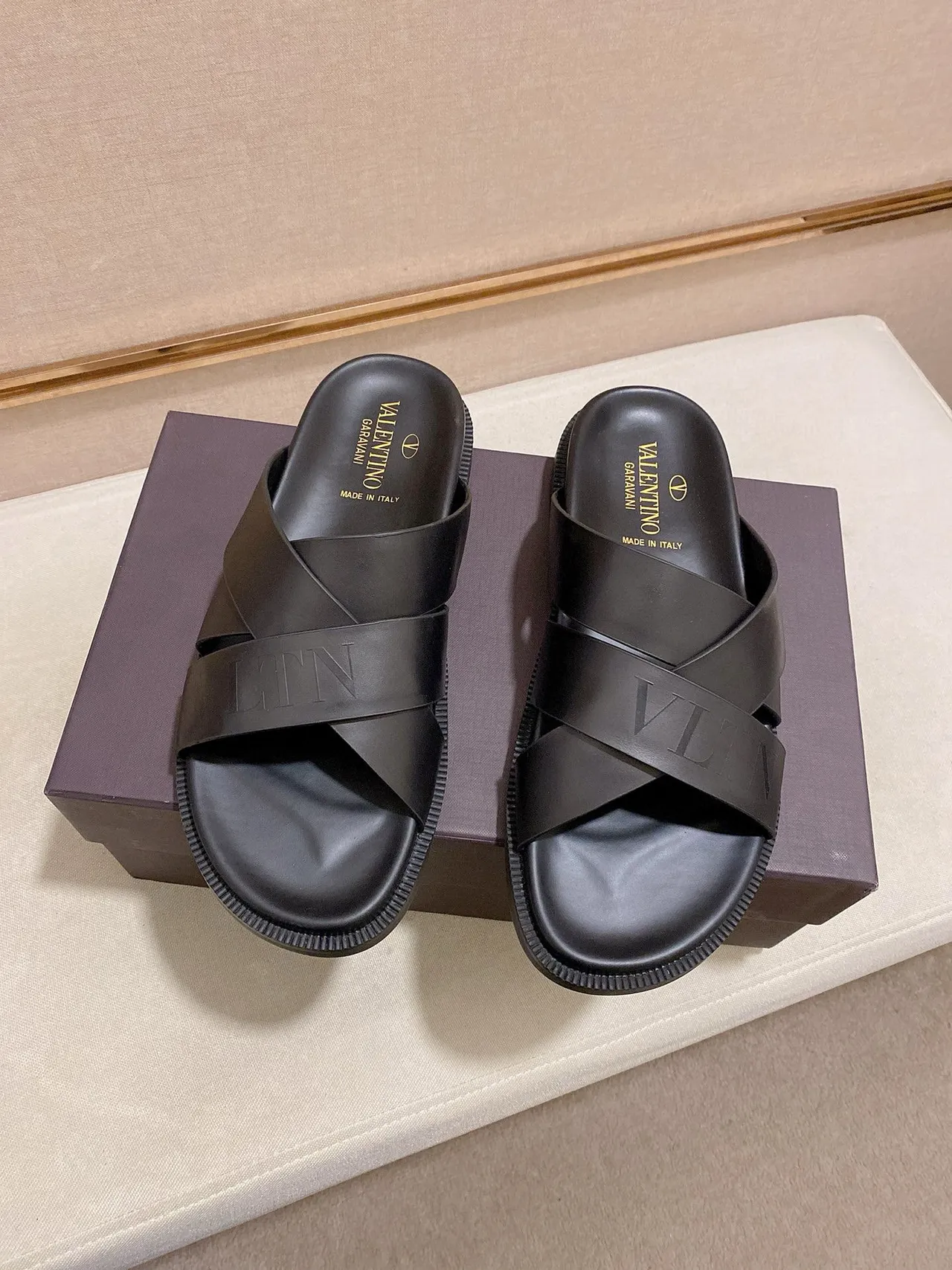 Valentino VLTN Slide Black Navy Brown 拖鞋 5