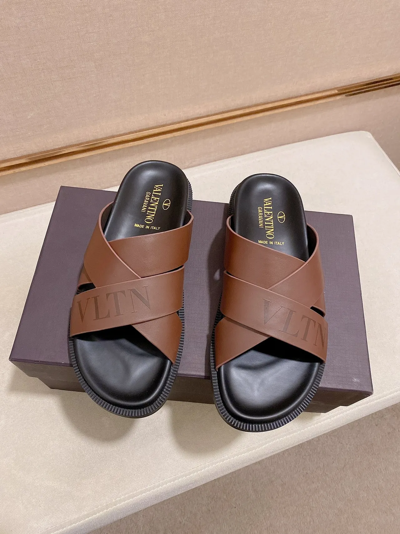 Valentino VLTN Slide Black Navy Brown 拖鞋 6