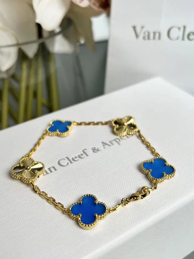 Van Cleef & Arpels Alhambra Quatre Motif Émail Bleu Bracelet Or 2