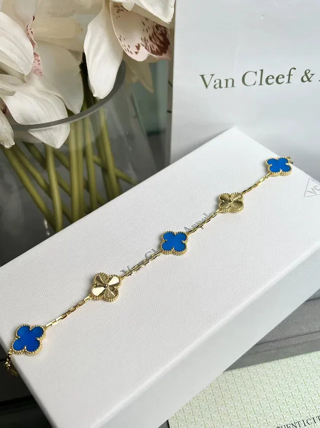 Van Cleef & Arpels Alhambra Quatre Motif Émail Bleu Bracelet Or 6