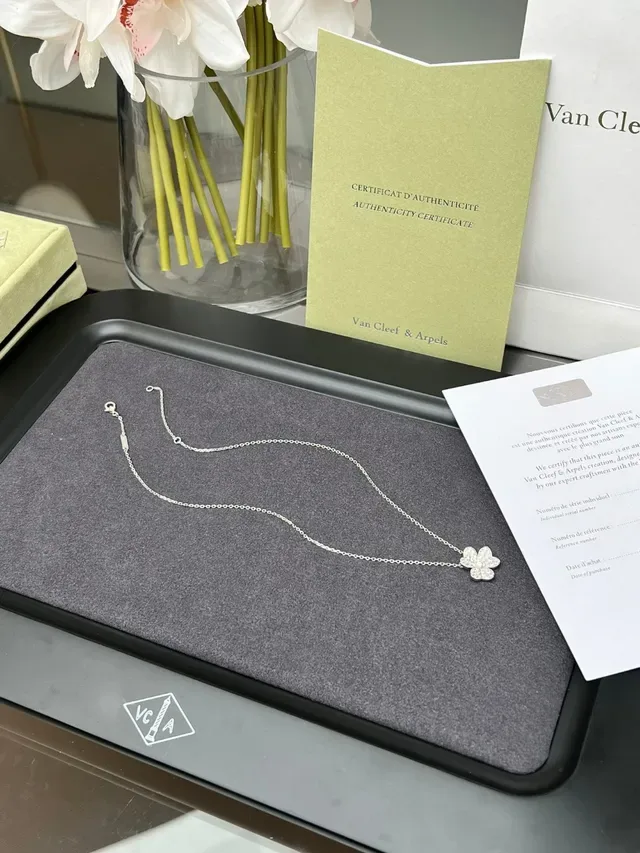 Van Cleef & Arpels Alhambra Clover Pavé Diamond Necklace 7