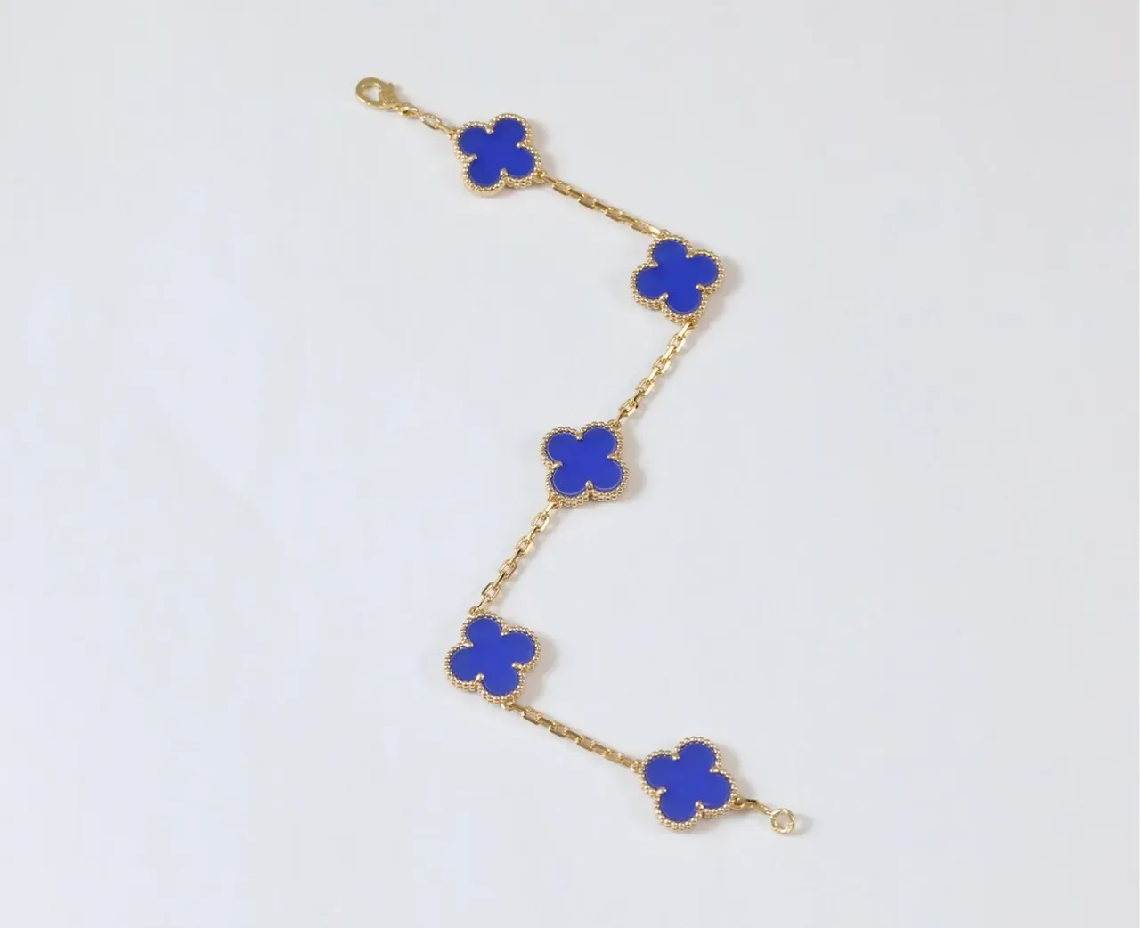 Van Cleef & Arpels Alhambra خمسة موتيف مينا زرقاء سوار ذهبي 3