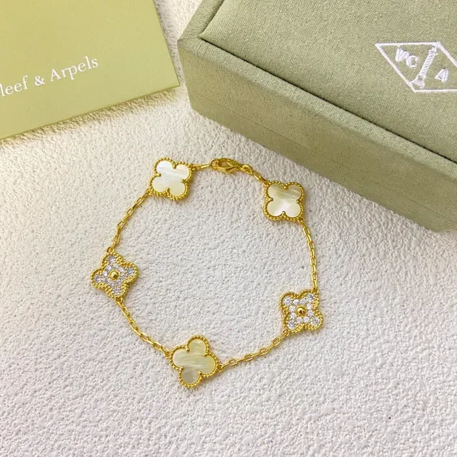 Van Cleef & Arpels Alhambra Pulseira de Trébol de Quatro Folhas 4