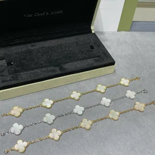 Van Cleef & Arpels Alhambra كلفر ذو أوراق أربعة لؤلؤة الأم سوار