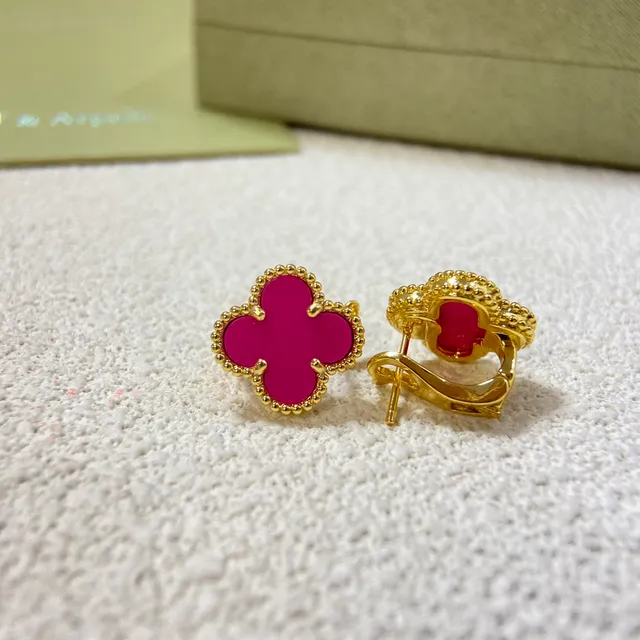 Van Cleef & Arpels Alhambra Fuchsia Enamel Clover Stud Earrings 4
