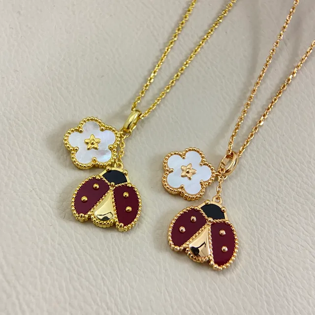Van Cleef & Arpels Alhambra Coccinelle et Fleur Collier à deux pendentifs 6