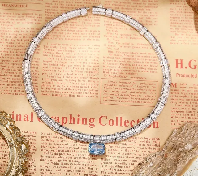 Van Cleef & Arpels Diamond and Green Gemstone Necklace 7