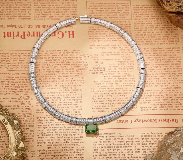 Van Cleef & Arpels Diamond and Green Gemstone Necklace 8