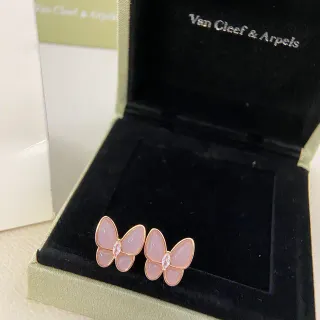 Van Cleef & Arpels Papillon أقراط فراشة كالسيدوني وردي وذهب وردي