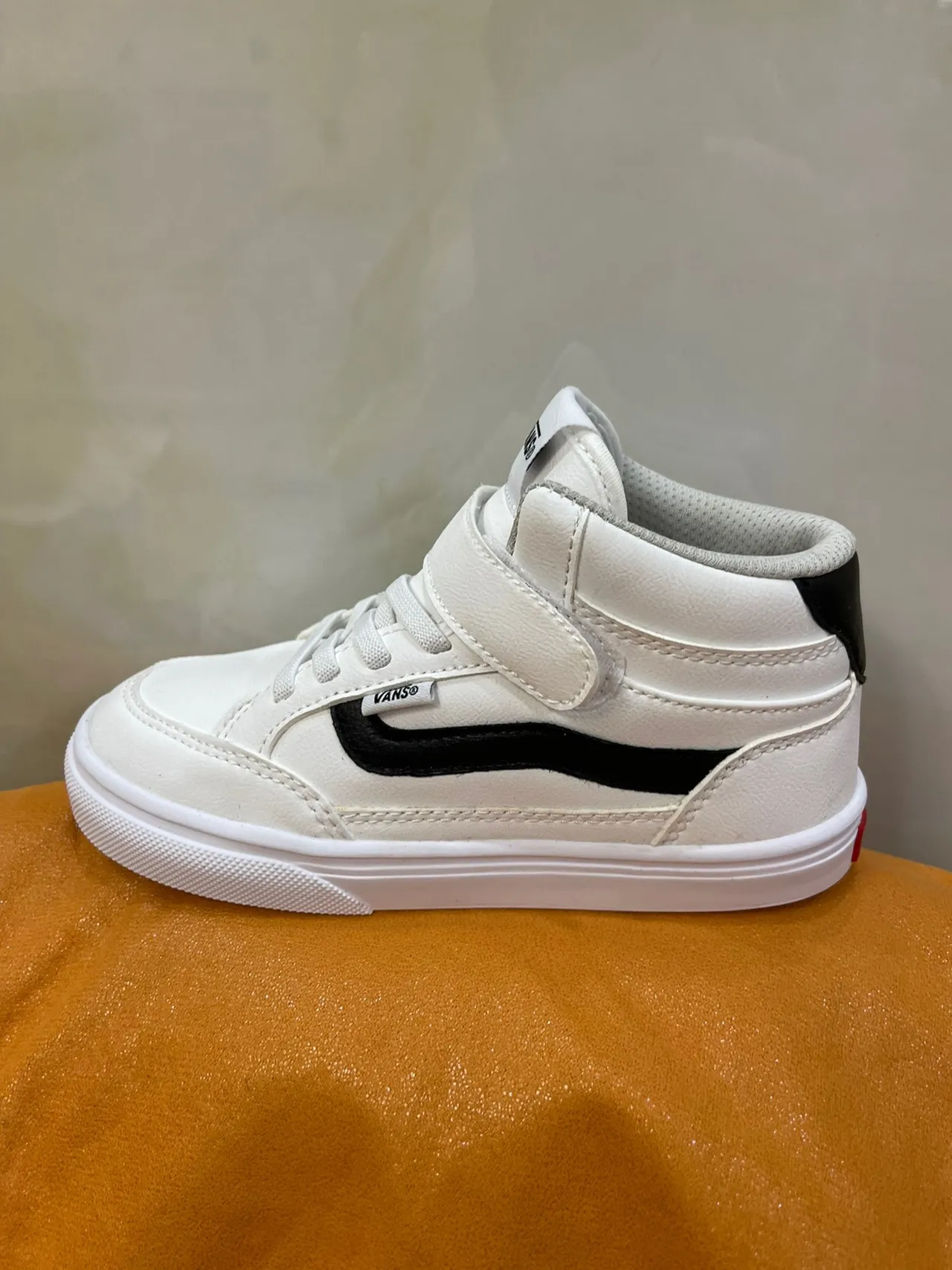 Vans Sk8-Hi Kids Black and White Skateboard Shoes 5
