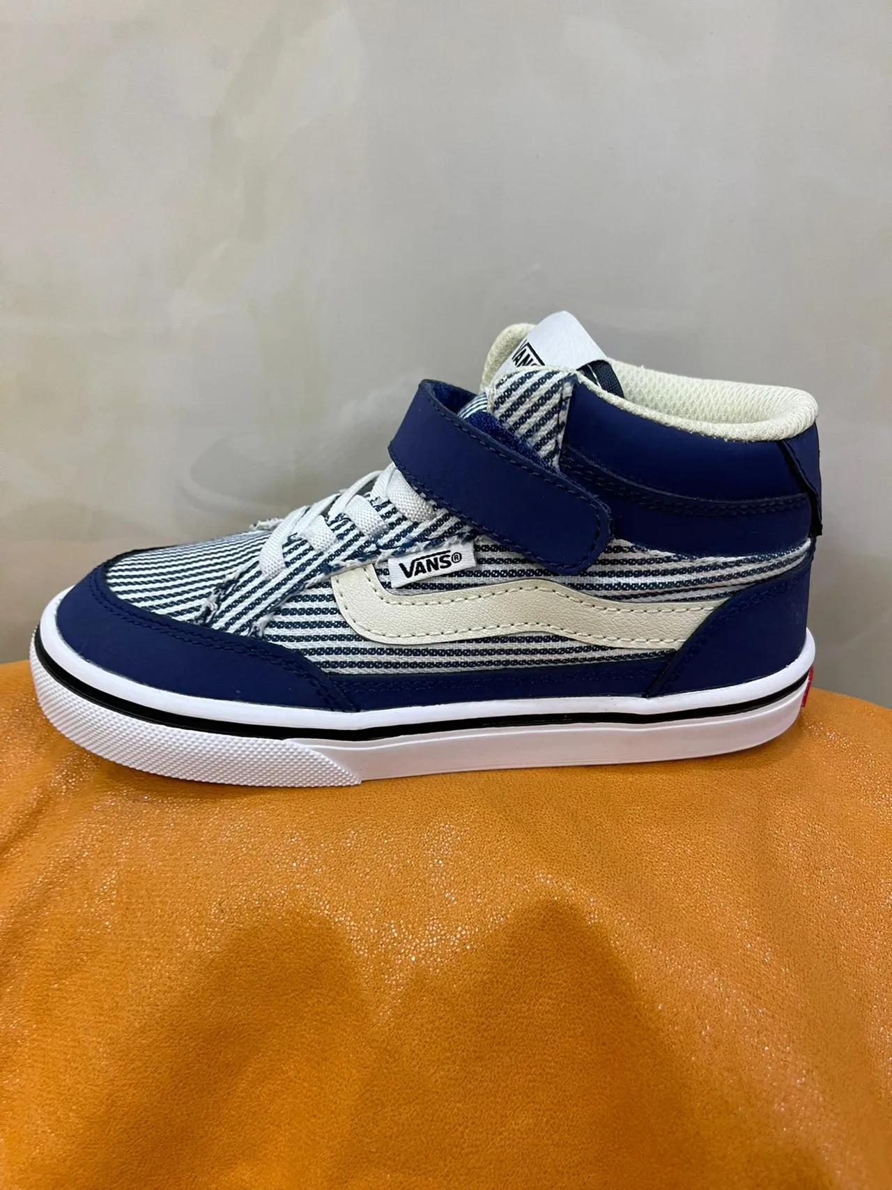 Vans Sk8-Hi Kids Black and White Skateboard Shoes 7