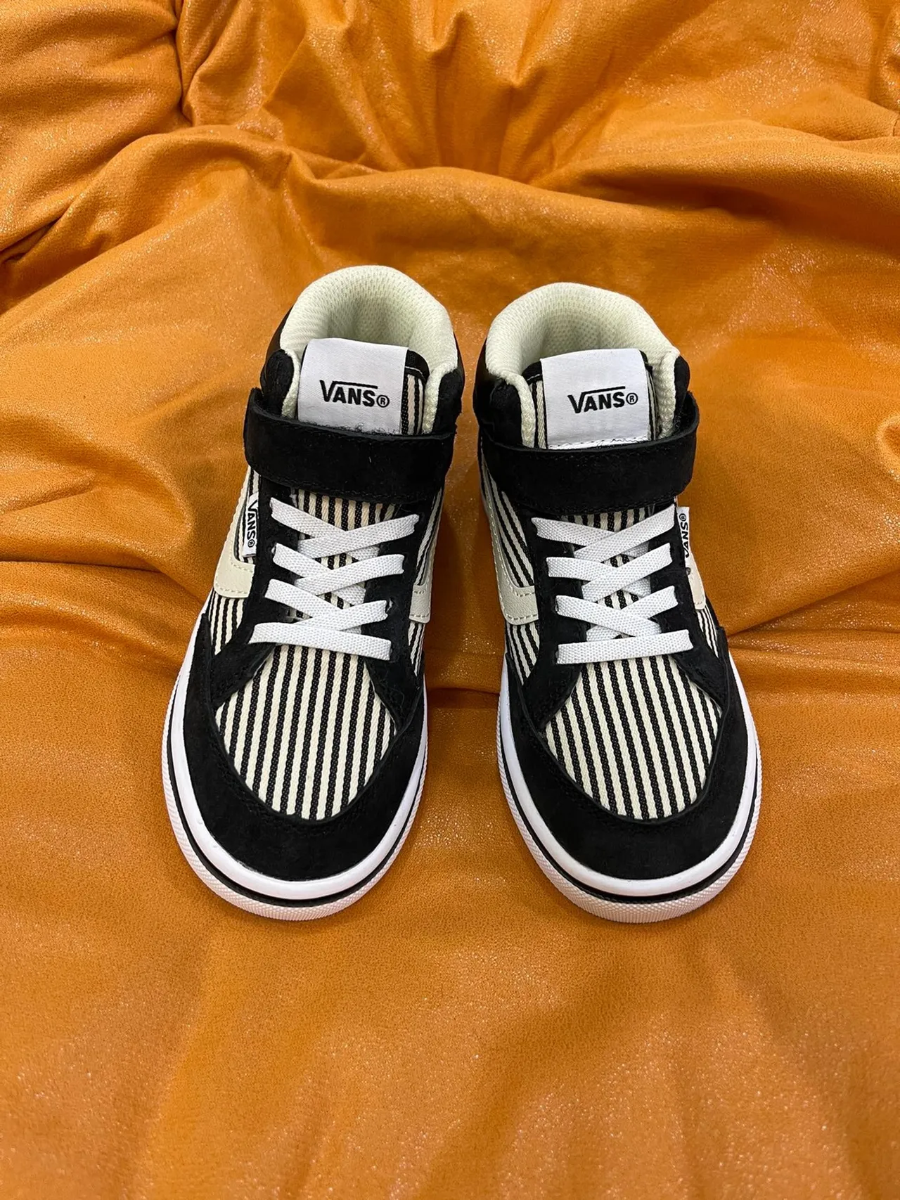 Vans Sk8-Hi Kids Black and White Skateboard Shoes 12