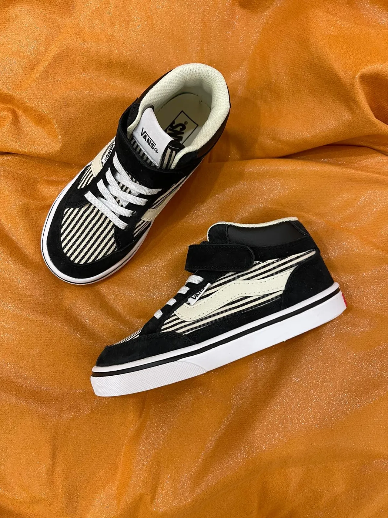 Vans Sk8-Hi Kids Black and White Skateboard Shoes 15