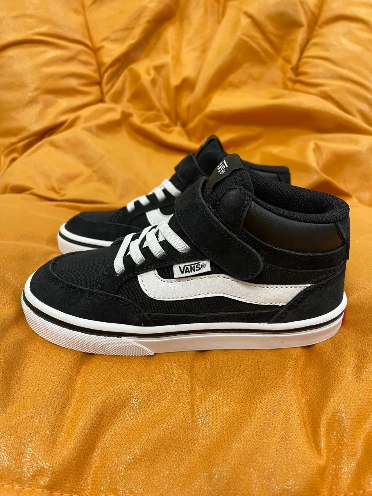 Vans Sk8-Hi Kids Black and White Skateboard Shoes 18