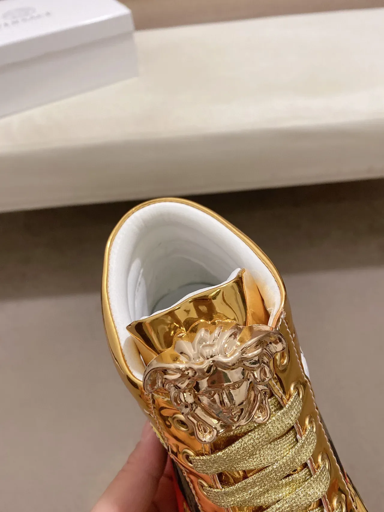Versace Chain Reaction Dourados Medusa Baroque Print Tênis Lifestyle 5