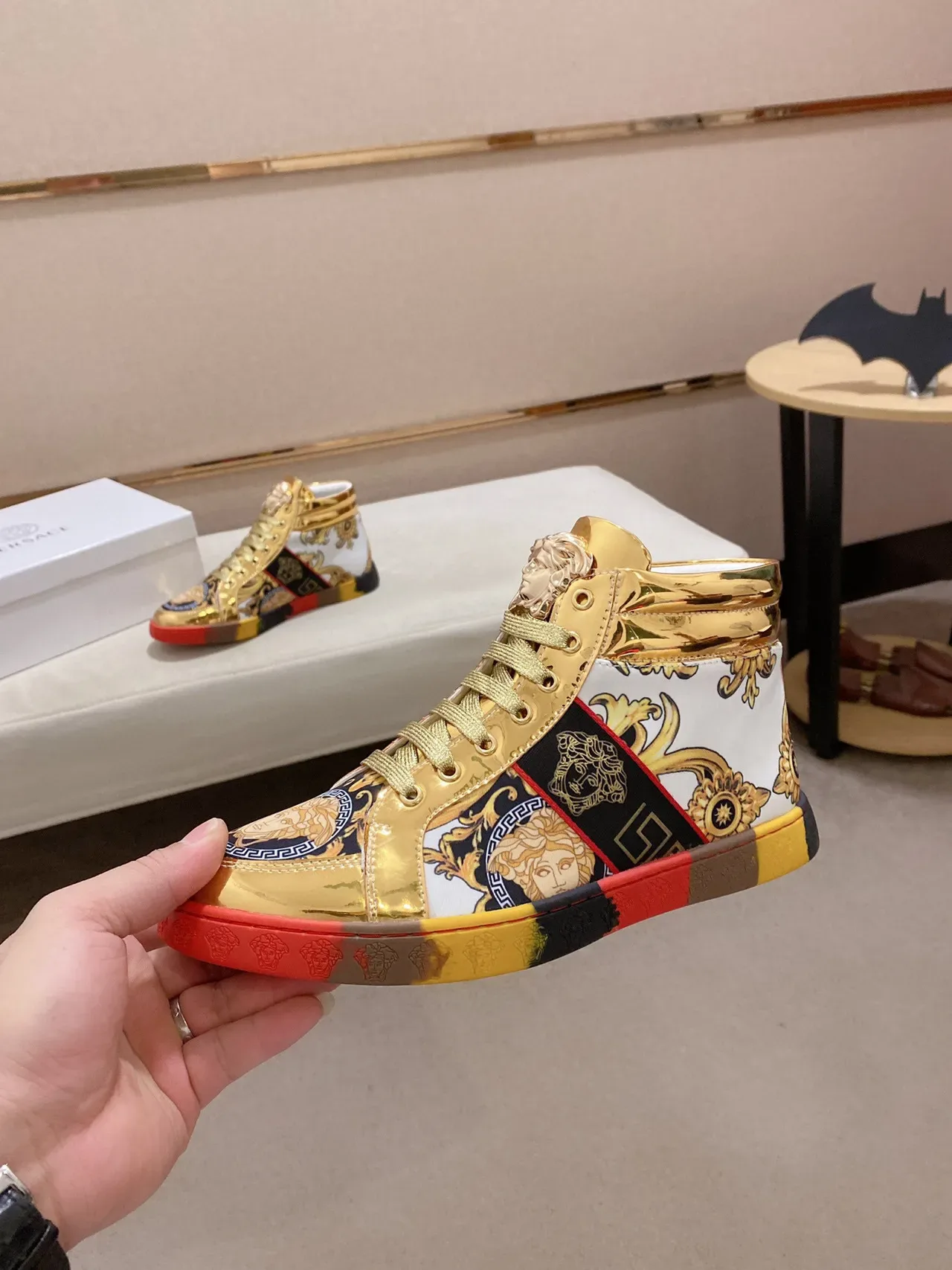 Versace Chain Reaction Dourados Medusa Baroque Print Tênis Lifestyle 8