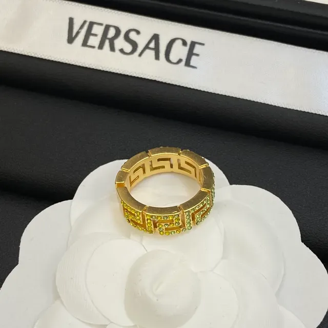 Versace Greca Odissea Anillo Cristal Encrustado Dorado 3