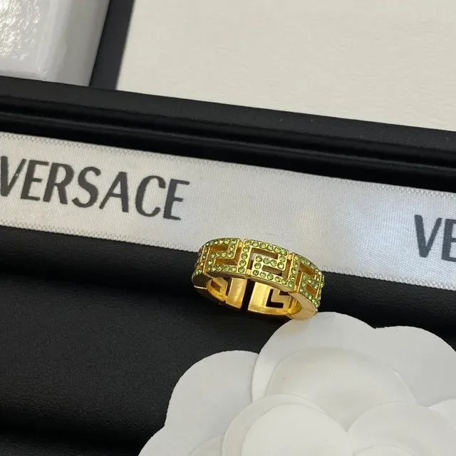 Versace Greca Odissea Anillo Cristal Encrustado Dorado 4
