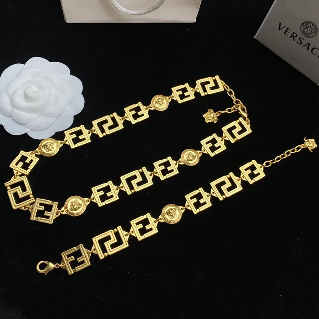 Versace Greca Odissea Doré Clé Grecque Méduse Collier 5